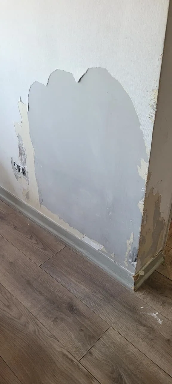 Instalación de papel mural antes