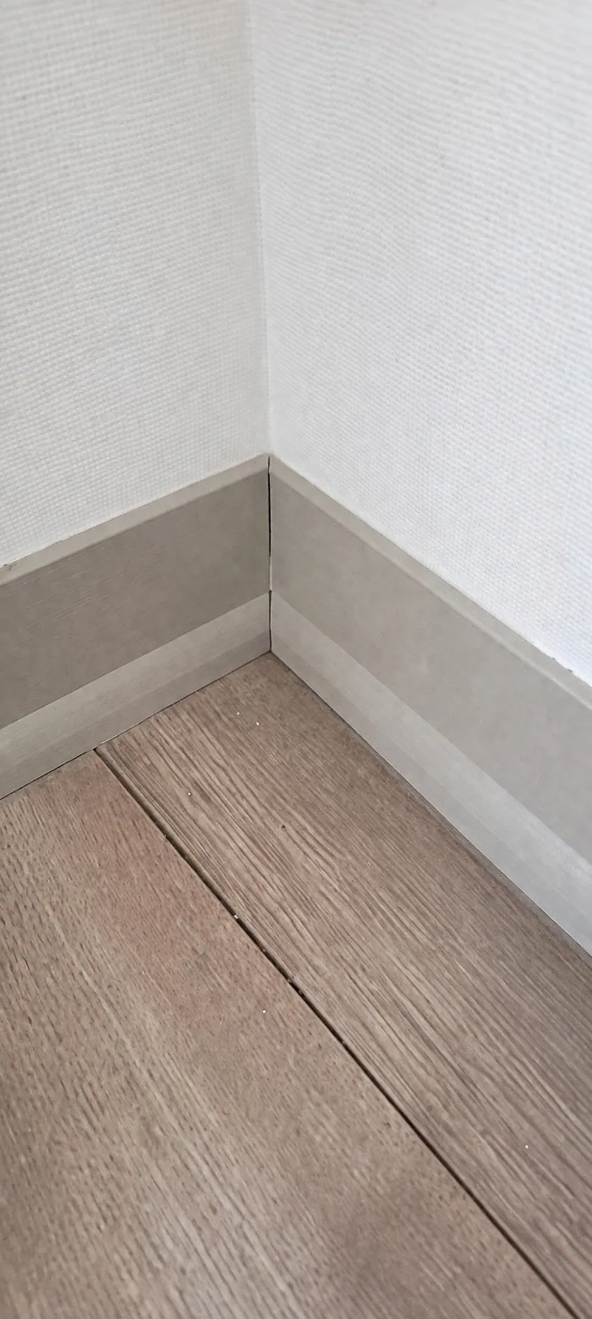 Pintura de guardapolvos después